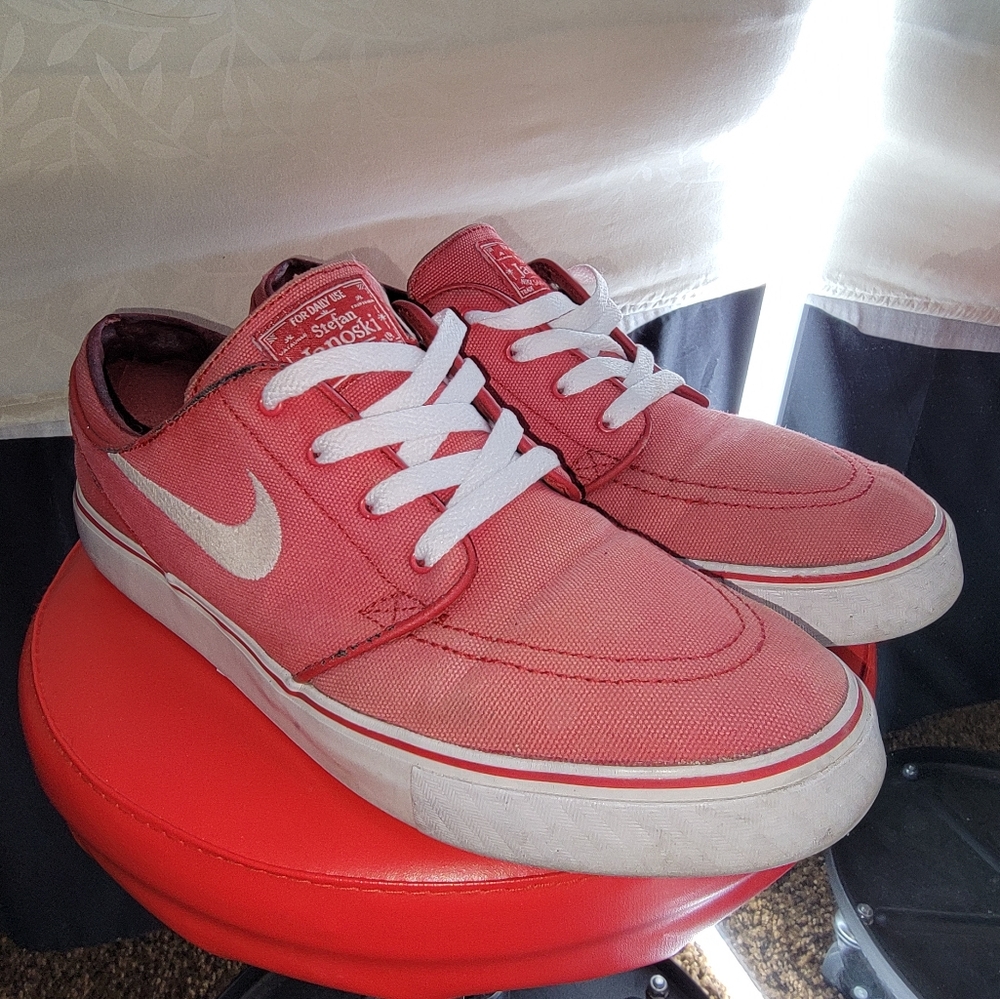 Nike SB Zoom Janoski Red / White US MENS Size 10 Stefan Janoski * Rare *